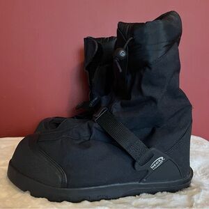 NEOS Thorogood Overshoes, size Large, black, winter insulated waterproof